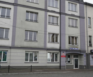 Pan Szymon zgłosił kradzież 30-letniego fiata. Chwilę później policjant namierzył złodzieja