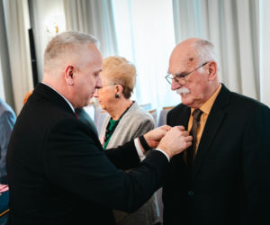 Złoty Gody par małżeńskich w Siedlcach - wręczenie pamiątkowych medali