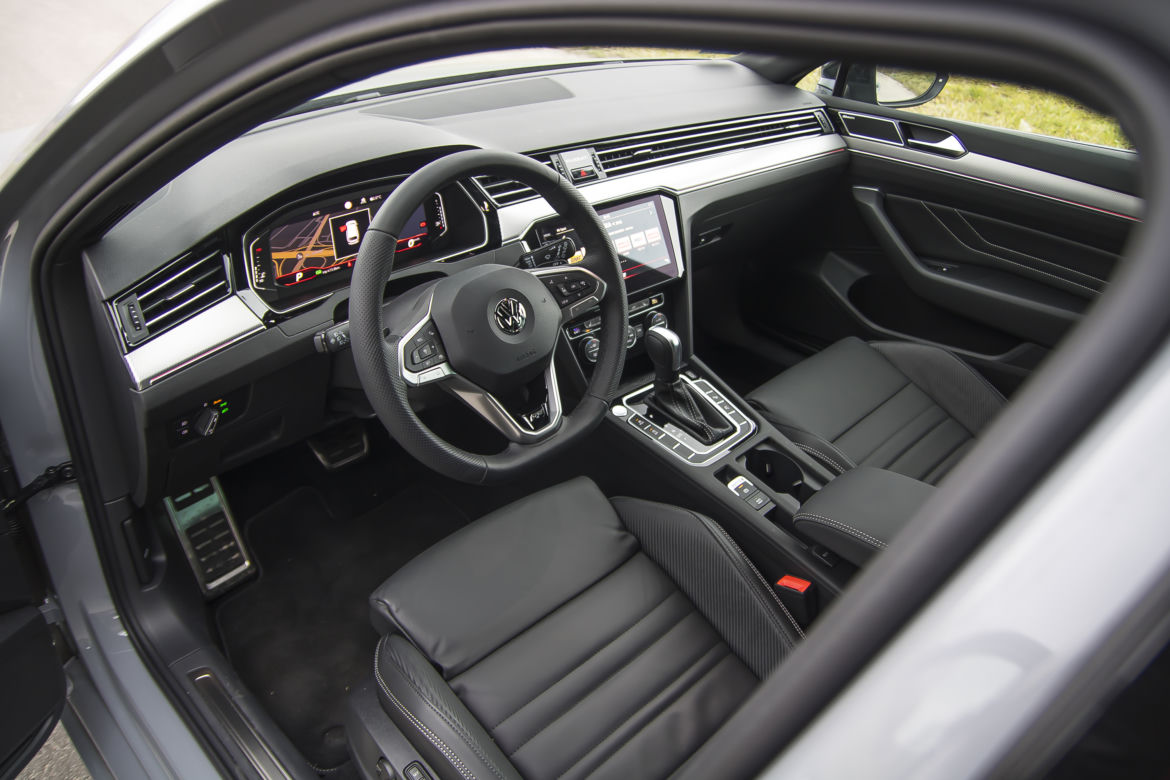 Volkswagen Passat Variant R-Line Edition 2.0 TDI 240 KM DSG7 4MOTION