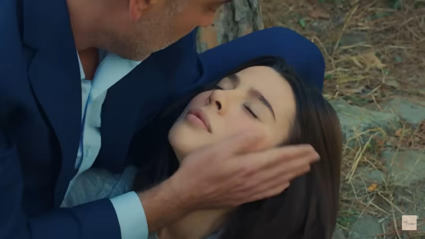 Miłość i nadzieja. Zeynep ledwo trzyma się na nogach, gdy Arda decyduje się zabrać ją do szpitala