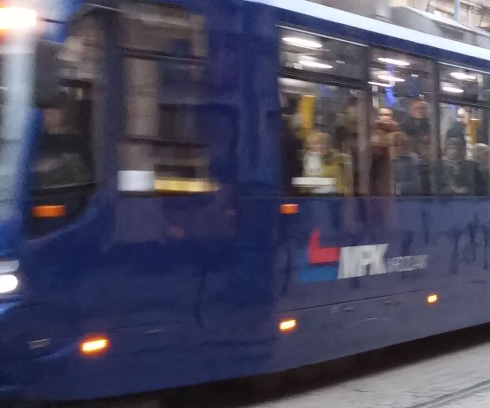 Wypadek spowodował utrudnienia w ruchu (zdjęcie poglądowe)