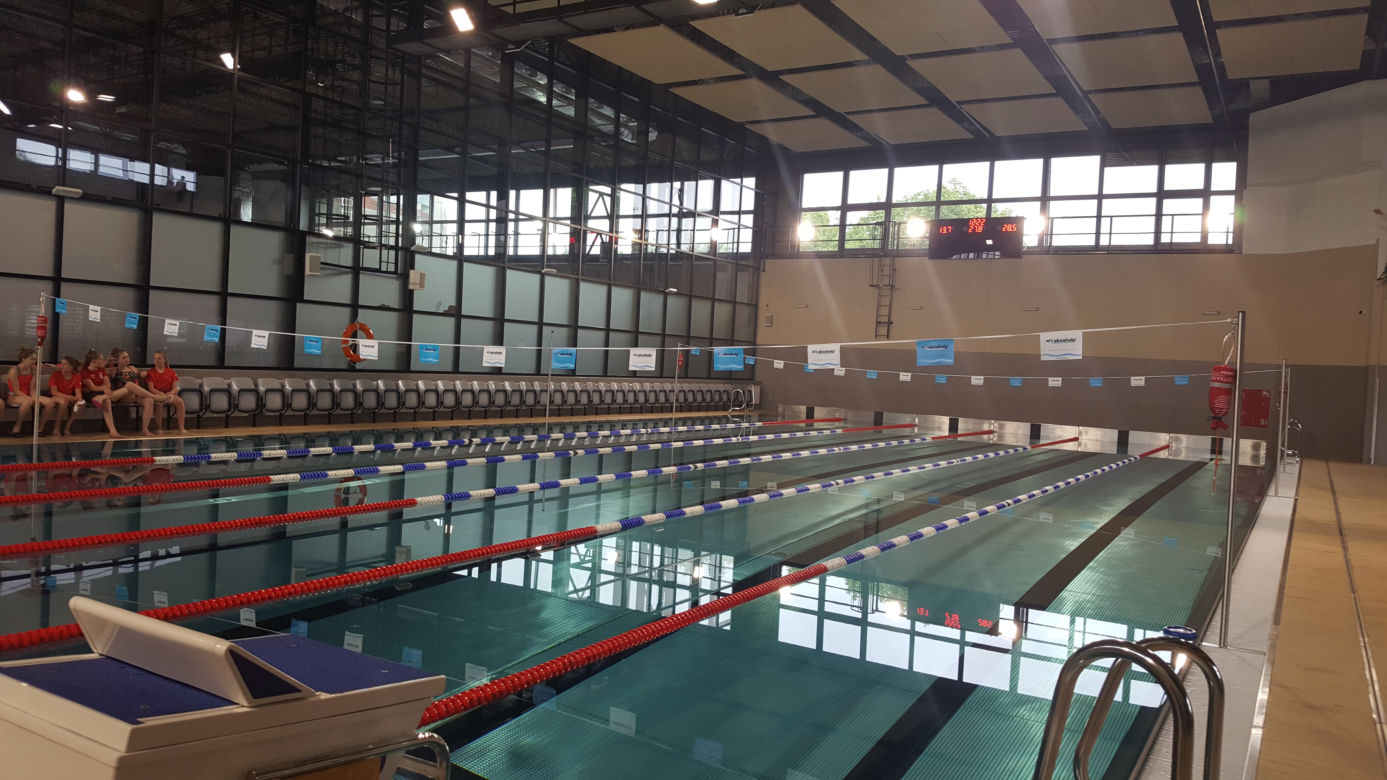Chorzów: Przy szkole sportowej otwarto nowoczesny basen