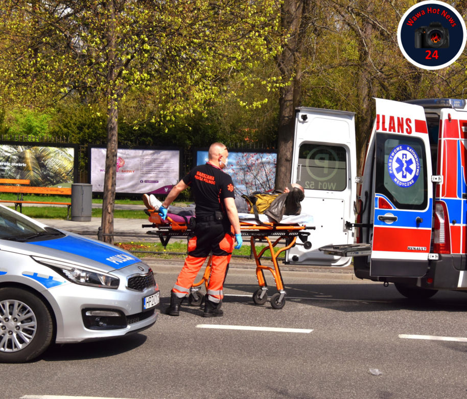 Jeep gruchnął w motocykl! Kierujący wymusił pierwszeństwo. Ranne dwie osoby