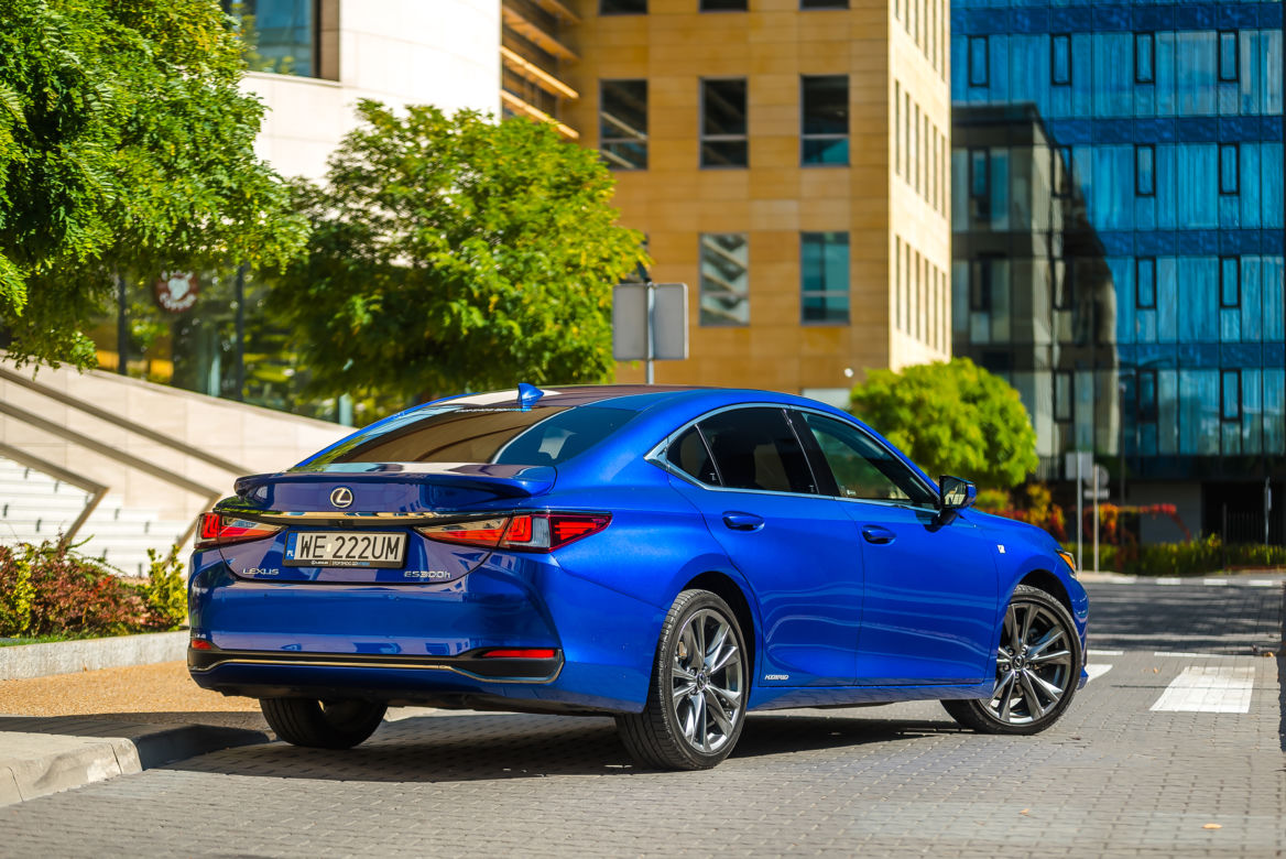 Lexus ES300h F Sport