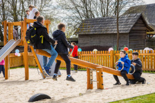 Świętokrzyskie ma nowy hit dla rodzin. Plac zabaw w skansenie Tokarnia 