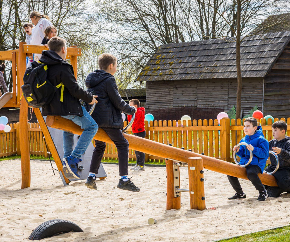 Świętokrzyskie ma nowy hit dla rodzin. Plac zabaw w skansenie Tokarnia 