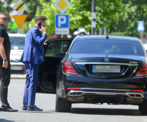 Robert Lewandowski wożony jest Maybachem za 560 tyś.