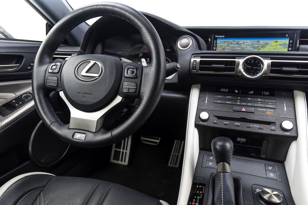 Lexus RC F Carbon 5.0 V8 464 KM 