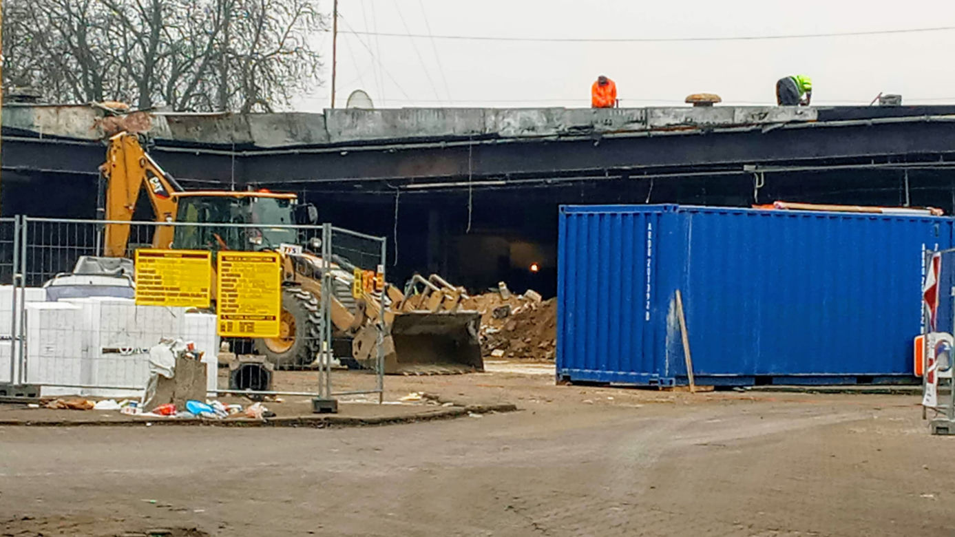 Rozbiórka pawilonu handlowego przy ul 26 Kwietnia