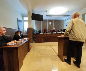 Zabili starszą Panią dla 180 zł. Ciało ukryli w wersalce