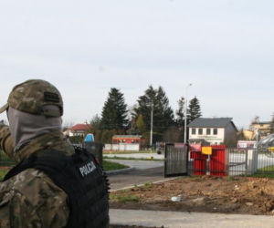 Bomba na pokładzie helikoptera. Nietypowa akcja służb