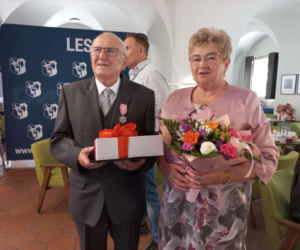 Łóżko wszystko goi. Cenne rady od par świętujących 50-lecie małżeństwa w Lesznie