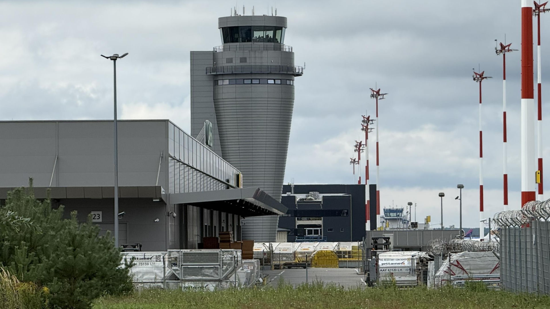 Wieża kontroli lotów na Katowice Airport w Pyrzowicach