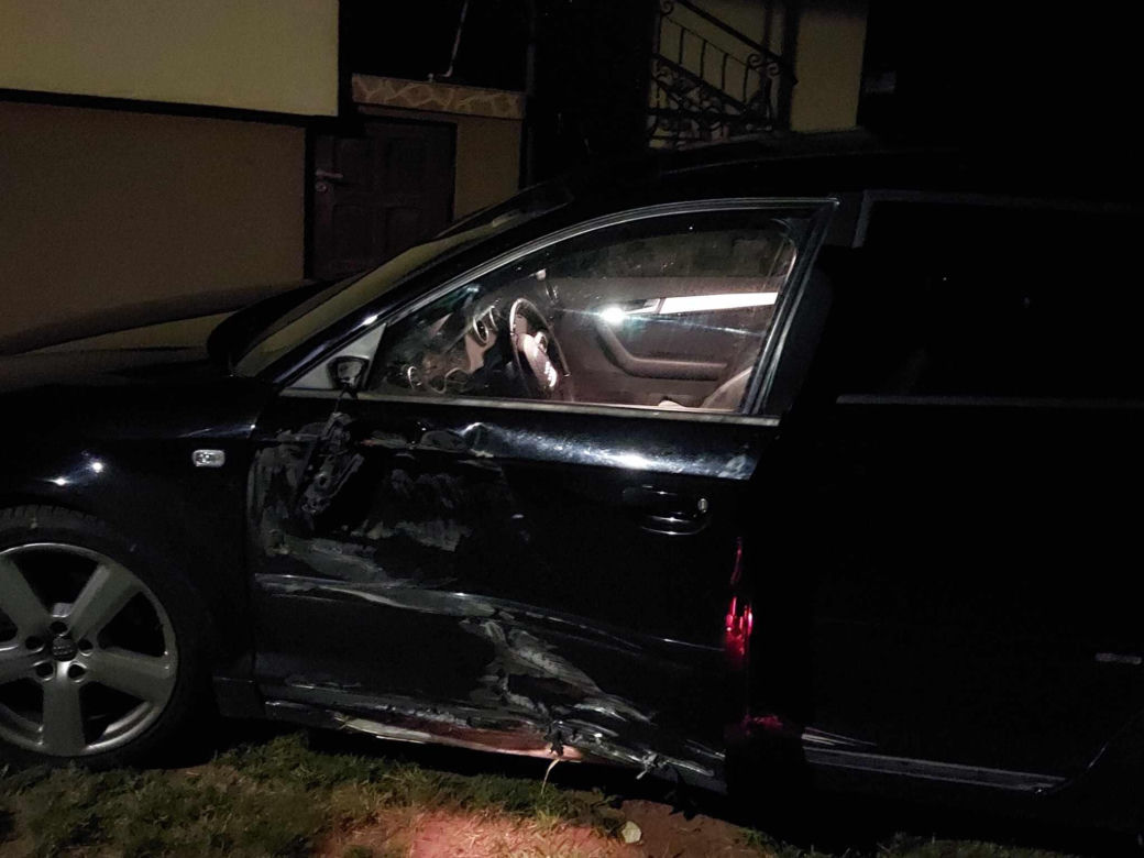 Nocny wypadek na Moniuszki w Starachowicach. Kierowca Audi uciekł z miejsca zdarzenia