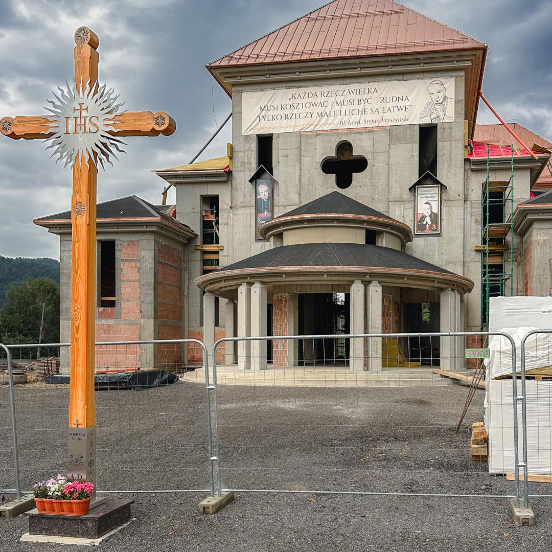 Budowa nowego kościoła w Ochotnicy Dolnej