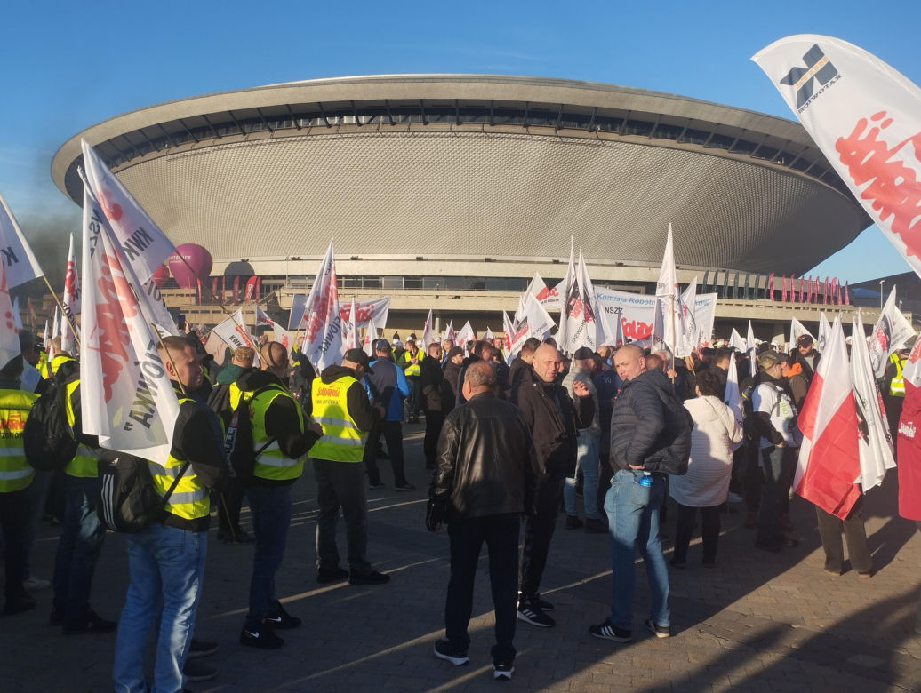 Protest w Katowicach. Tysiące związkowców na ulicach. Padły mocne słowa o „zbrodniczej ideologii”