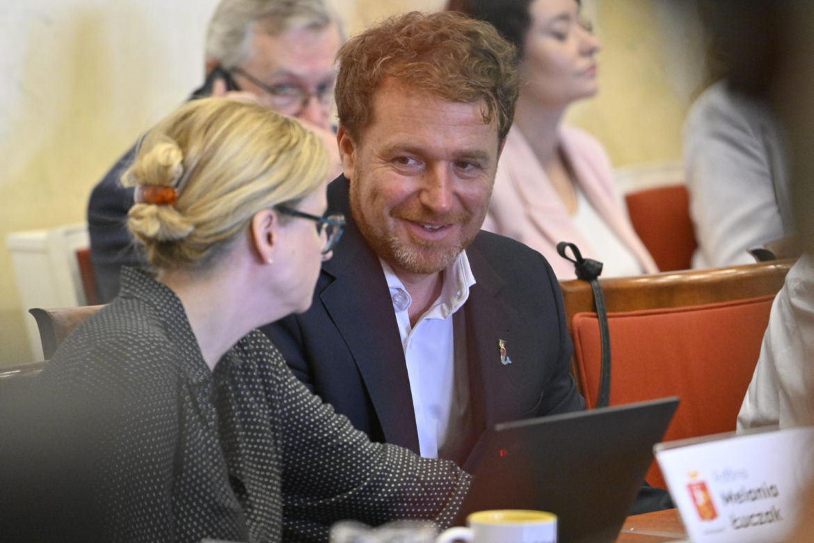 Wotum zaufania i absolutorium dla prezydenta Rafała Trzaskowskiego