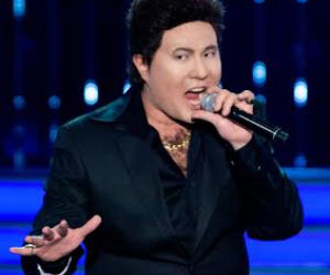 TTBZ5 Bilguun Arianbaatar jako Tom Jones w Sex Bomb