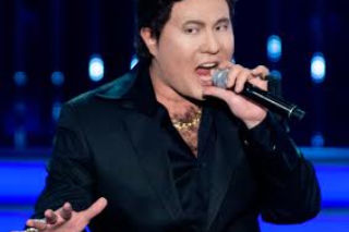 TTBZ5 Bilguun Arianbaatar jako Tom Jones w Sex Bomb