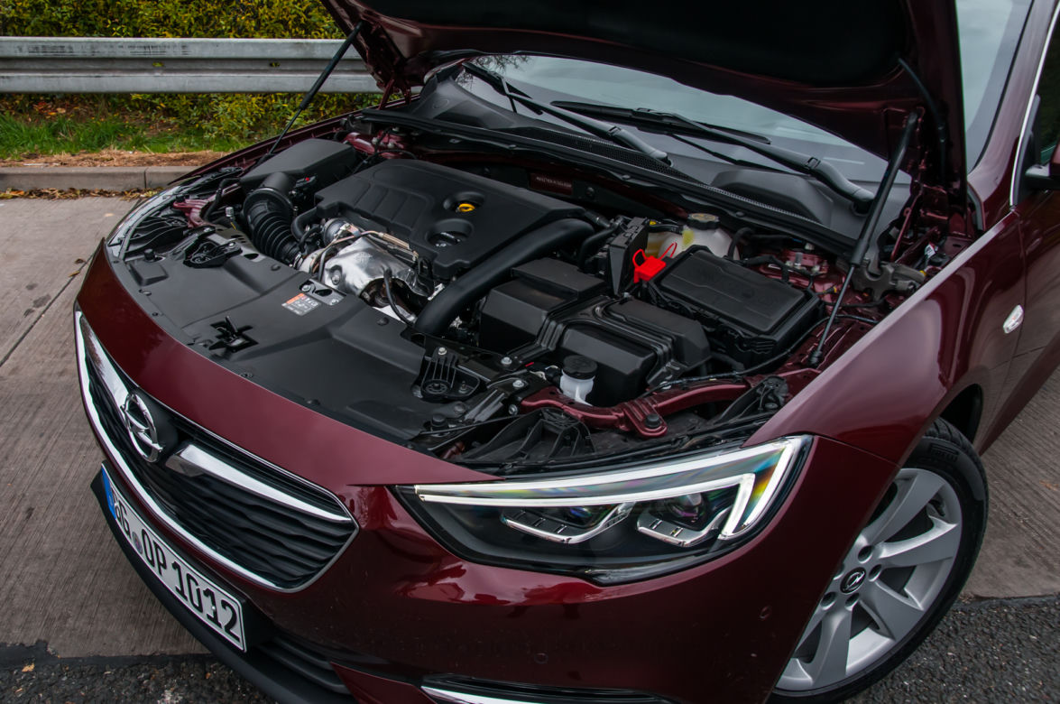 Opel Insignia Sports Tourer 1.6 Turbo 200 KM A6