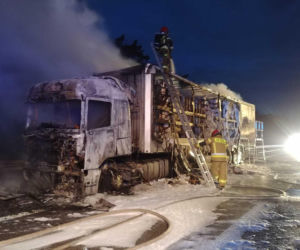 Ogromny pożar na S8 w Łódzkiem. Spłonął TIR