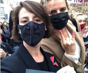 Gwiazdy protestują na Strajku Kobiet. Aktorka M jak miłość została pobita