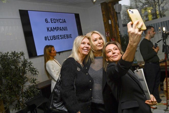 Sadowska w brązie, Richardson w czerwieni, Kumorek z dredami. Co za stylizacje!