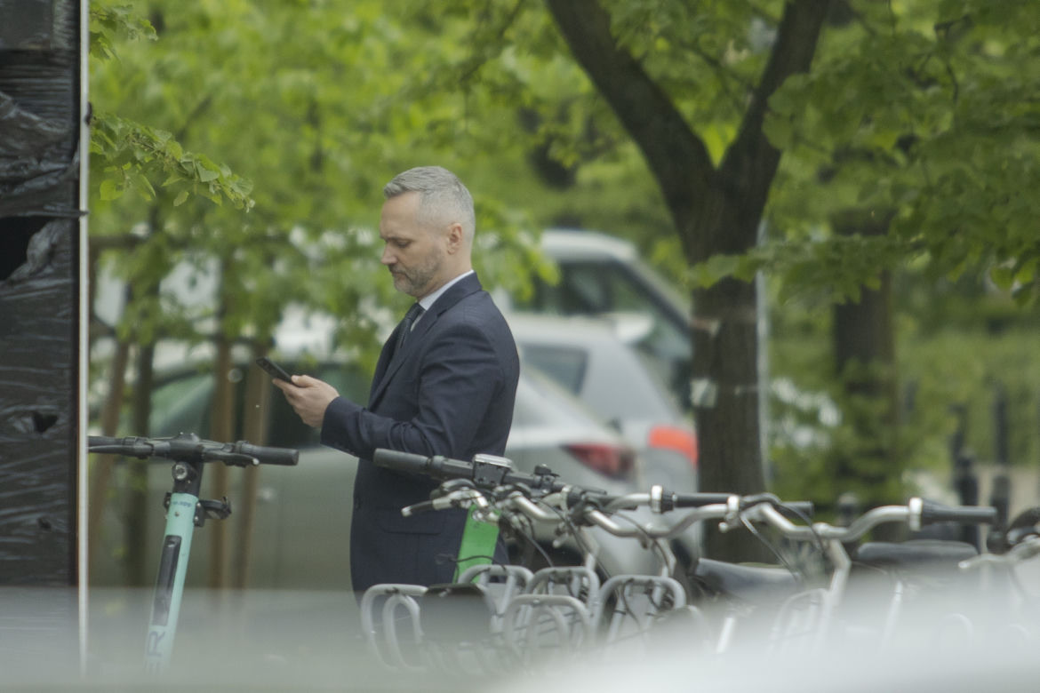 Jarosław Wałęsa na hulajnodze