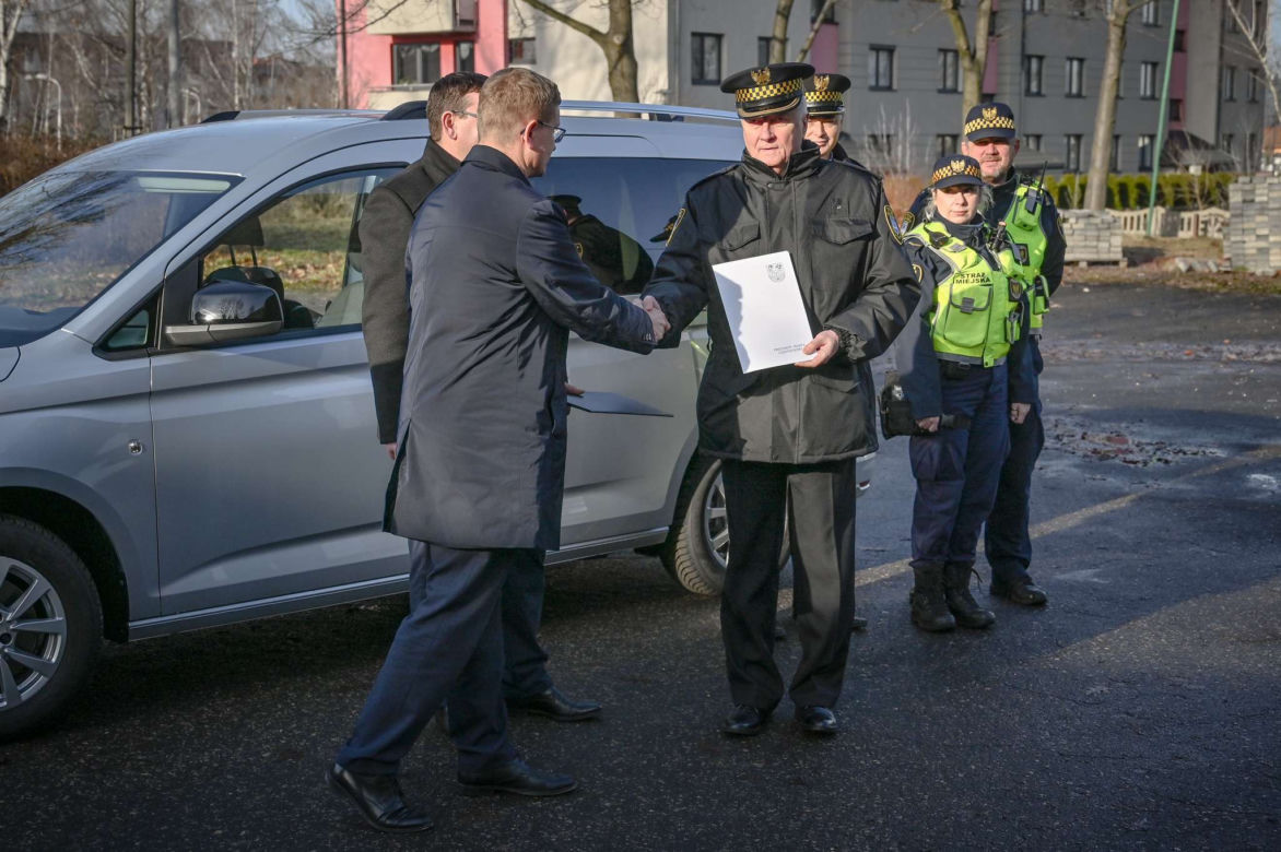 Nowy samochód zasilił flotę częstochowskiej Straży Miejskiej