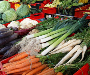 Świeże warzywa i owoce prosto od rolnika w gminie Brody! Rusza nowe targowiska regionalne. Znamy lokalizacje i datę otwarcia