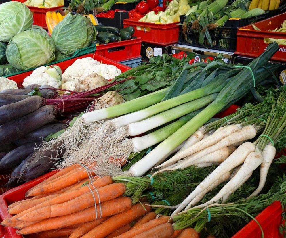 Świeże warzywa i owoce prosto od rolnika w gminie Brody! Rusza nowe targowiska regionalne. Znamy lokalizacje i datę otwarcia