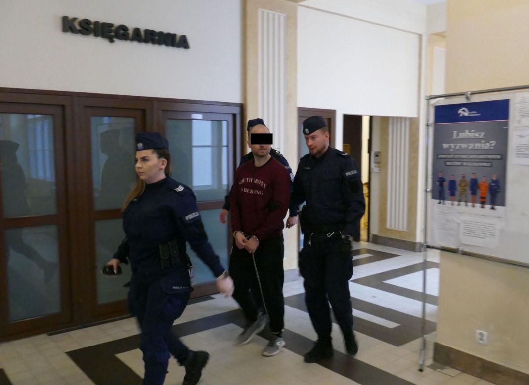 Wstrząsający mord w Łodzi. Zabił przyjaciół, bo zobaczył demony