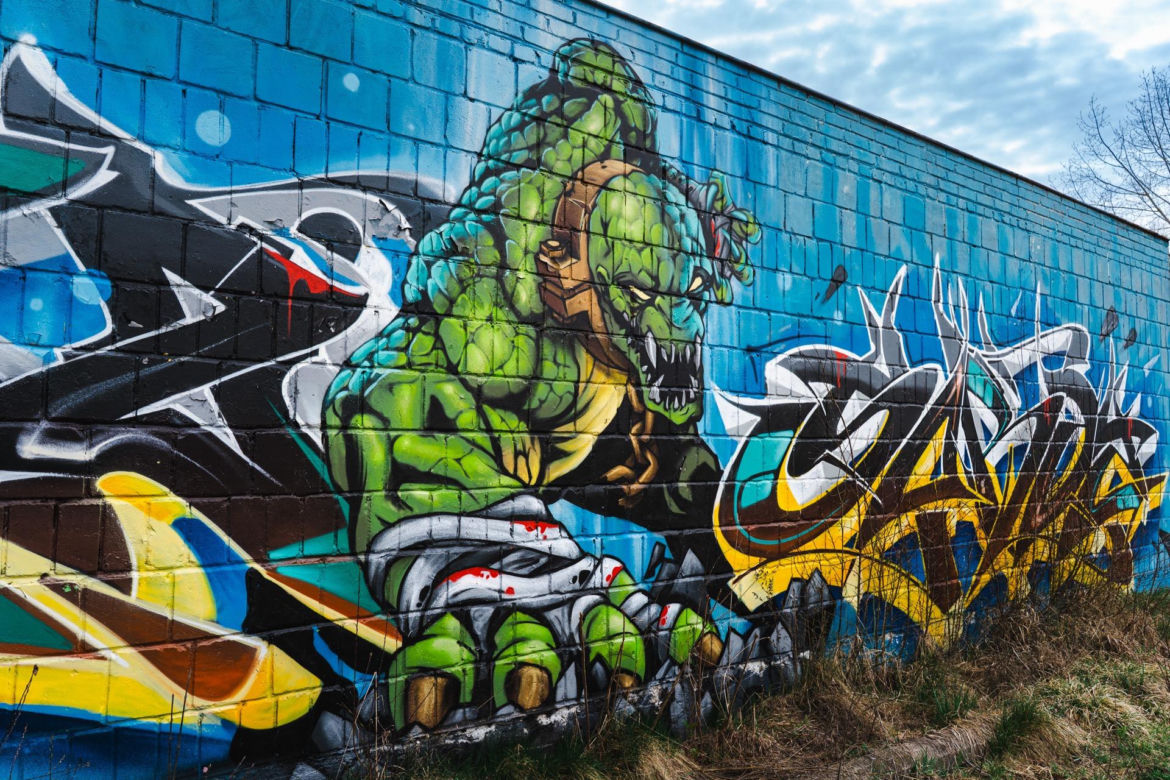 Przy ul. Mieszka I w Siedlcach można podziwiać całą galerię murali i graffiti