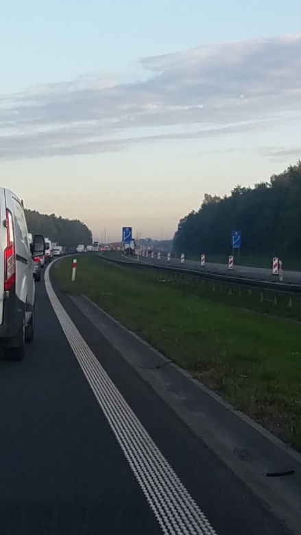 Poranny ARMAGEDON na śląskich drogach! Kierowcy stoją w potężnych korkach [ZDJĘCIA]