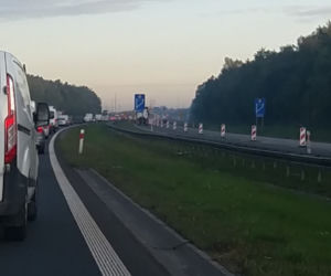 Poranny ARMAGEDON na śląskich drogach! Kierowcy stoją w potężnych korkach [ZDJĘCIA]