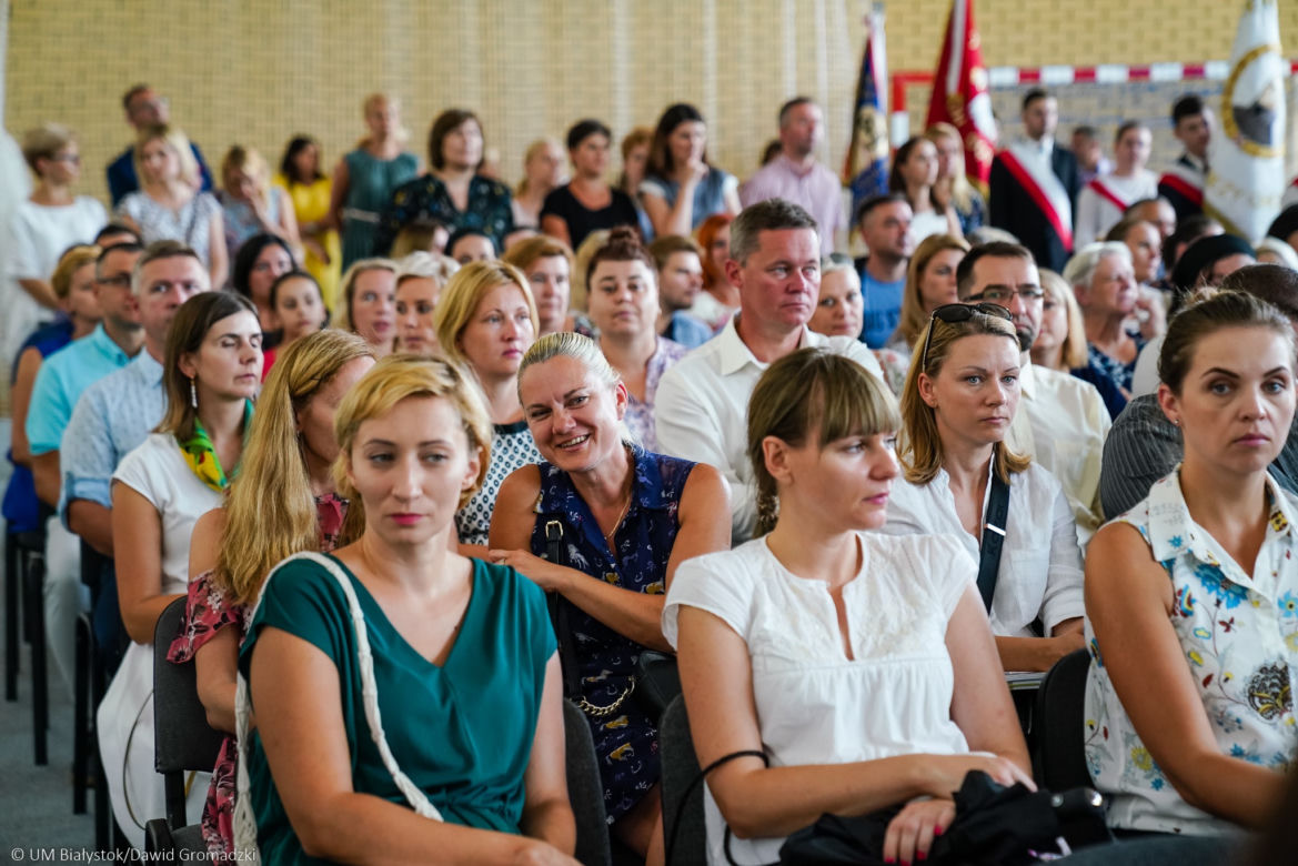 Początek nowego roku szkolnego w Białymstoku. Naukę rozpoczęło 39 tys. dzieci i młodzieży