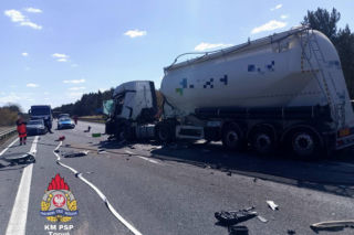 Zderzenie trzech ciężarówek na trasie S10 w Kujawsko-Pomorskiem!