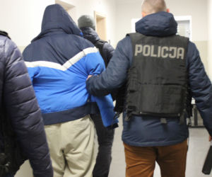 Morderstwo 39-letniej kobiety. Jej ciało znaleziono na strychu. Jest areszt i dozór dla podejrzanych