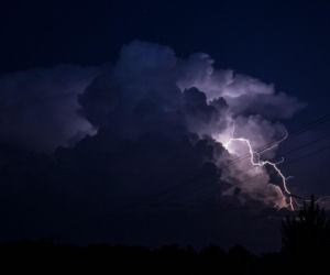 Załamanie pogody z burzami, deszczami i silnym wiatrem! Wskazali konkretne regiony