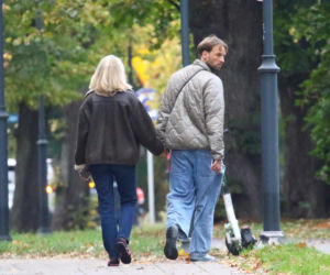 Mama Julii Wieniawy za rękę z 33-latkiem