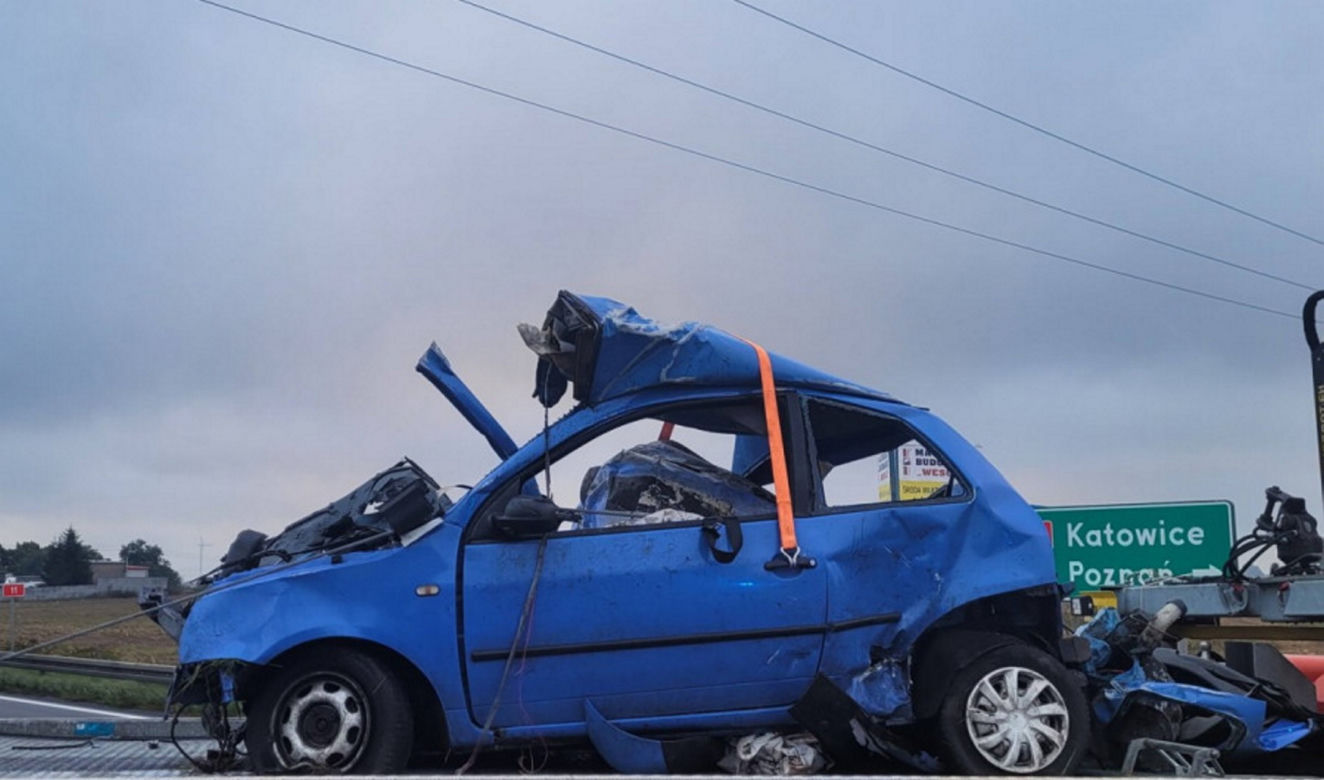 Tragiczny wypadek pod Środą Wielkopolską. Nie żyją dwie osoby po zderzeniu z ciężarówką