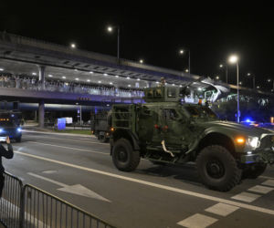 Nocna próba defilady wojskowej w Warszawie
