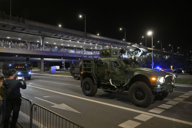 Nocna próba defilady wojskowej w Warszawie
