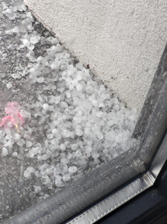 Ogromne gradobicie na Śląsku. Przez województwo przechodzi gwałtowna burza