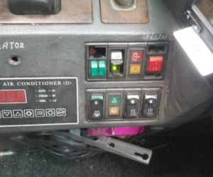 Autokar w koszmarnym stanie technicznym