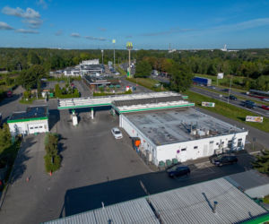 Podłożył ładunek w baku paliwa swojego auta