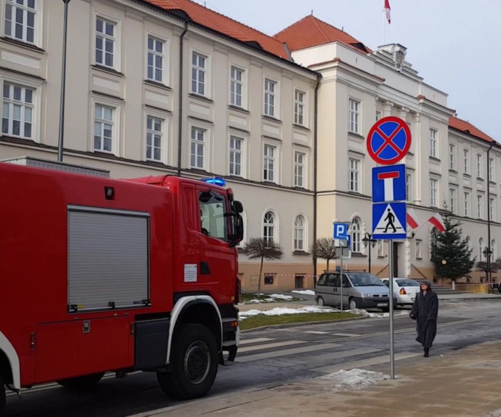 Fałszywy alarm bombowy w LUW. Sparaliżowane urzędy w całej Polsce