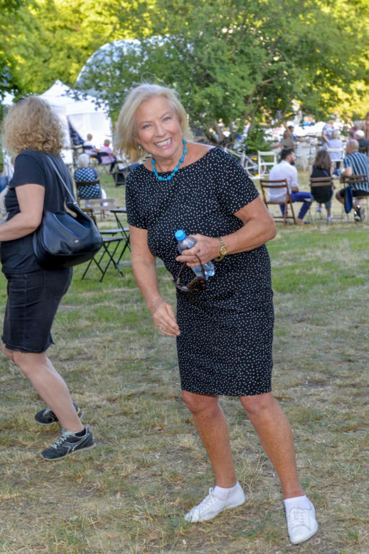 Bożena Dykiel naciera włosy wódką i robi 50 przysiadów dziennie. Aktorka zdradziła sekret swojej figury. "Tyłek idzie w górę"