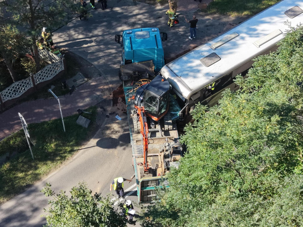Wypadek ciężarówki i autokaru. Dzieci jechały na wycieczke