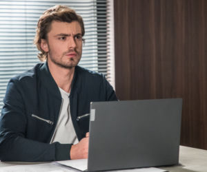 Papiery na szczęście, odcinek 4, Adam (Jakub Sasak)